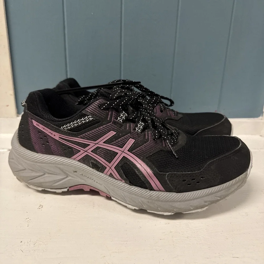 Asics product pair